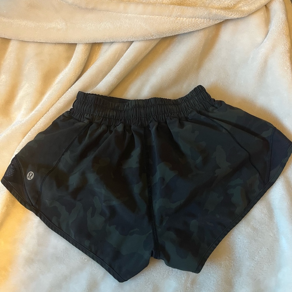 lululemon hotty hot green camo shorts